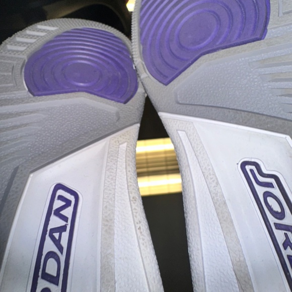 Jordan 3 Iris (kids 4.5Y) - Picture 5 of 5
